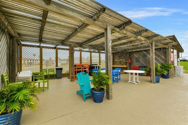 Building Photo - 7310 Seawall Blvd
