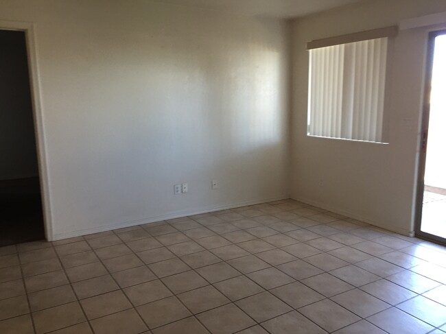 Building Photo - 3055 N Truwood Dr