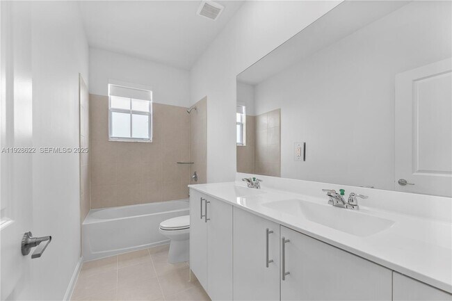 Building Photo - 2498 SE 25th Ct