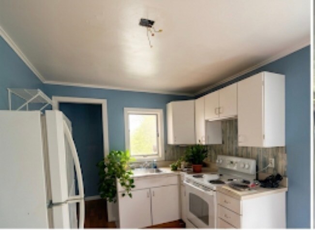 Building Photo - 110 S Orchard St