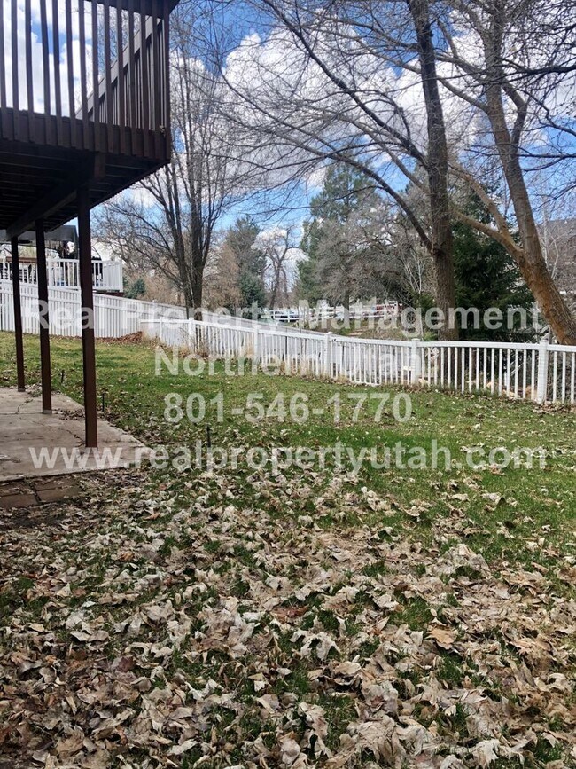 Building Photo - Updated 5 Bed 5 Bath Layton House Available!