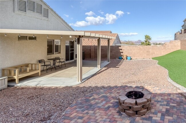 Building Photo - 226 Nautical St