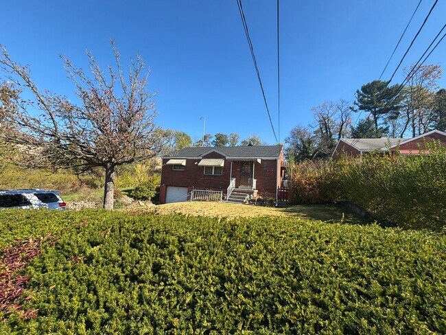 Building Photo - New Year, New Home, $500 Off! Want to stop renting and finally own your own home? Now you CAN — w...