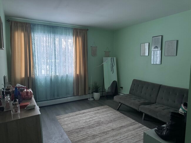 Building Photo - 47 Waterman St