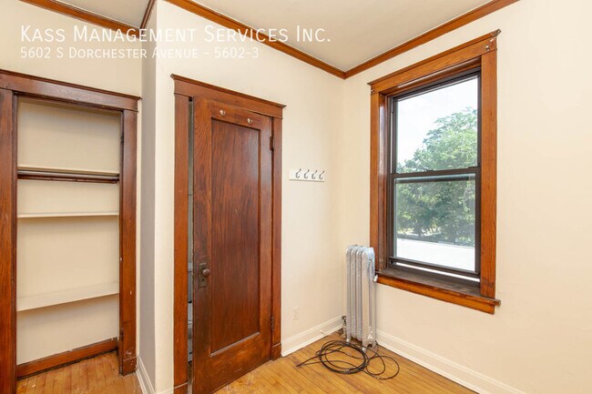 Building Photo - 5602 S Dorchester Ave