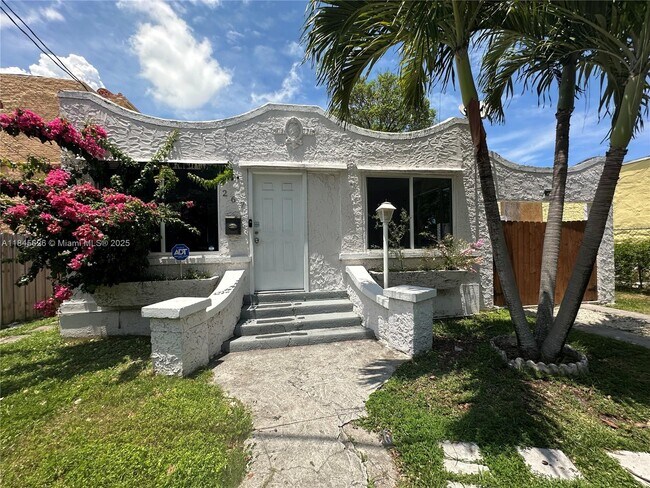 Primary Photo - 267 NW 33rd St