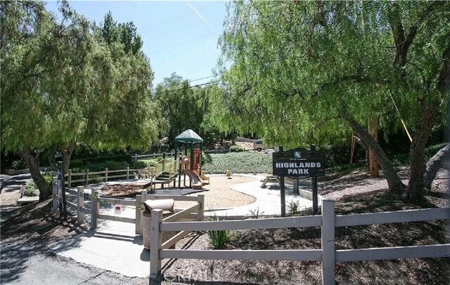 Building Photo - 3548 Gladiola Dr