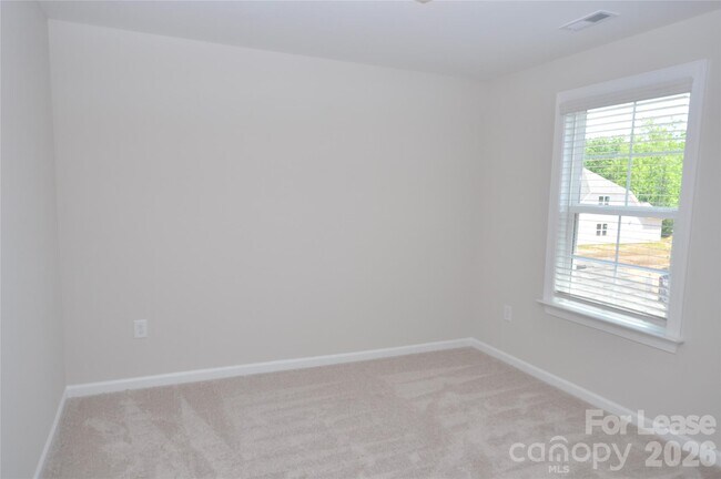 Building Photo - 1133 Overlake Dr