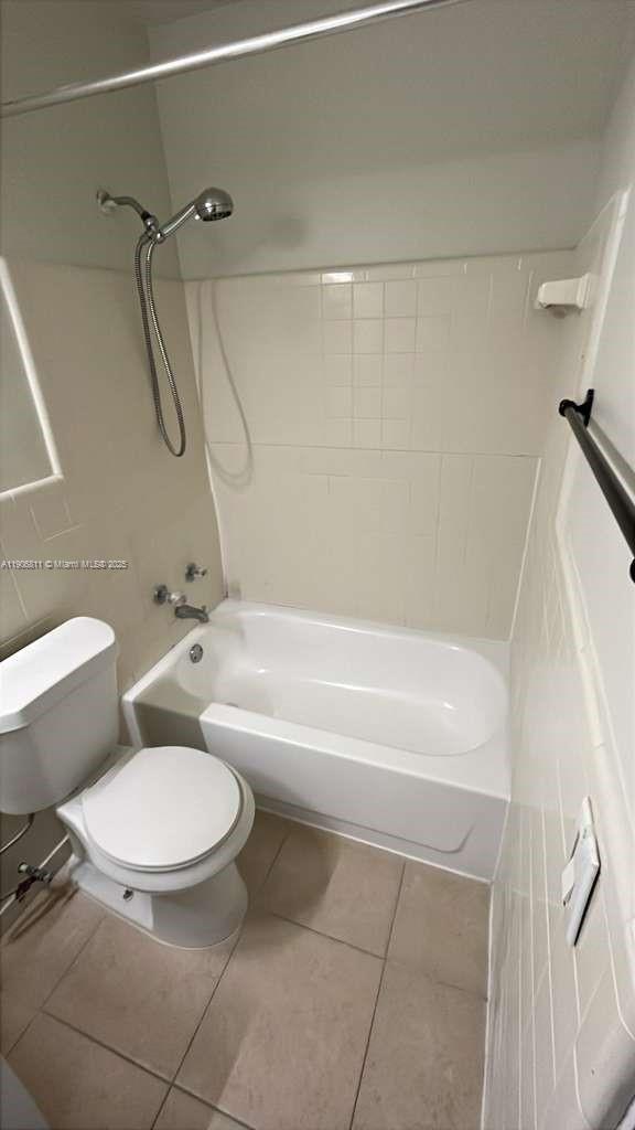 Building Photo - 554 NE 68th St