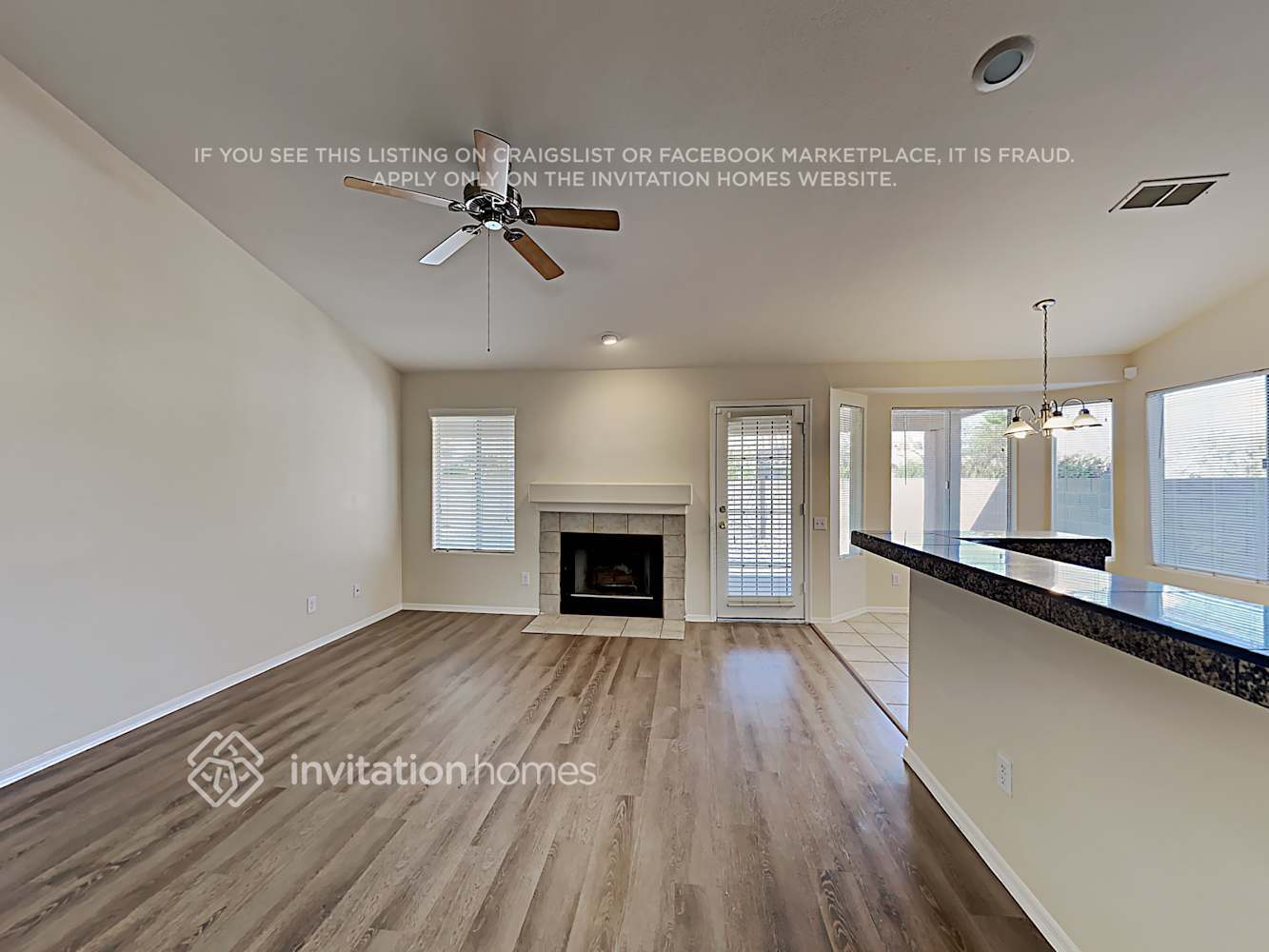 Building Photo - 16140 E Glendora Dr