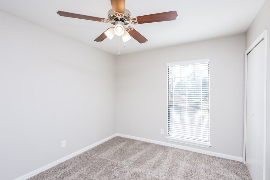 Building Photo - 3725 Whitefern Dr