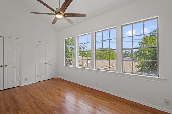 Building Photo - 506 W 33rd St