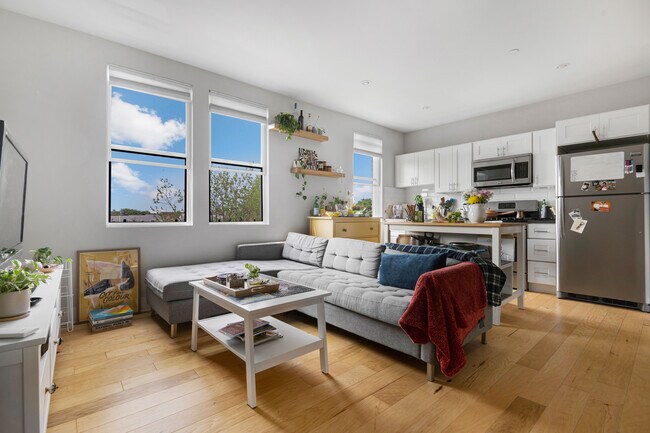Primary Photo - 3101 Sherman Ave NW