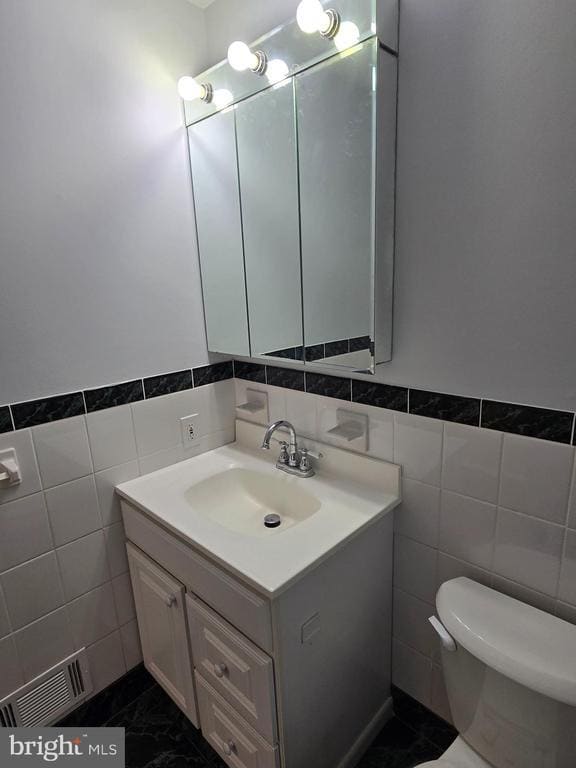 Building Photo - 18 Edinboro Cir