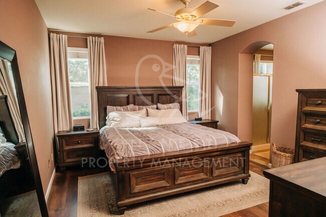 Building Photo - Spacious Home in the Lincoln Crossing Community, walking distance to Lincoln Crossing Elementary