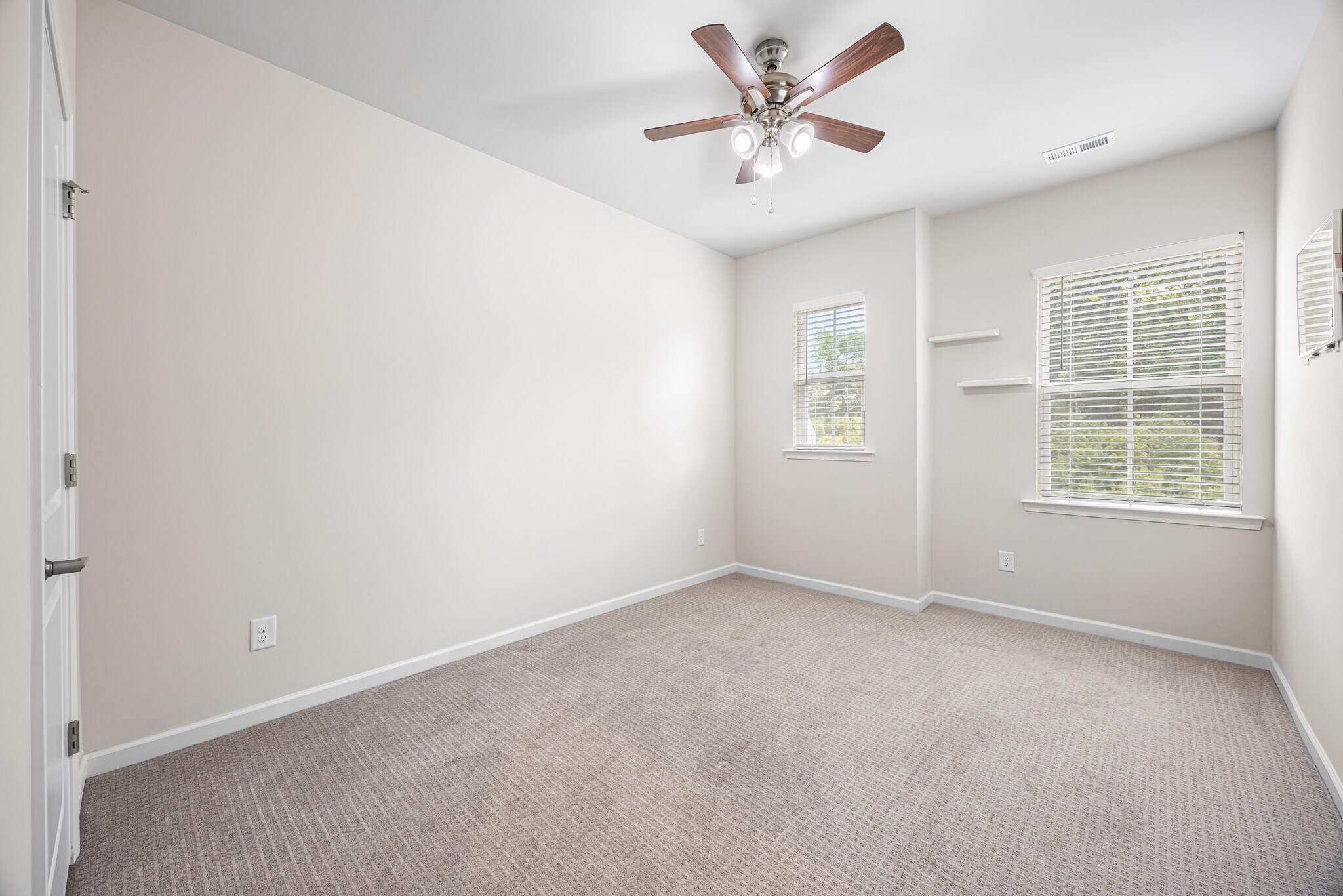 Building Photo - 529 Madison Falls Ct