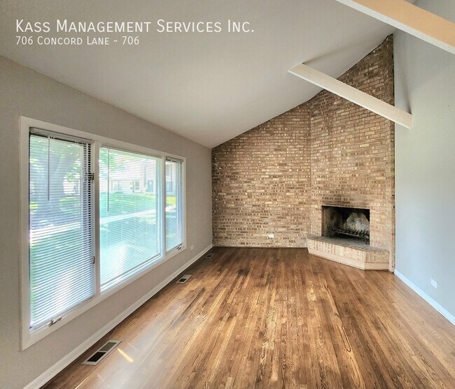 Building Photo - 706 Concord Ln