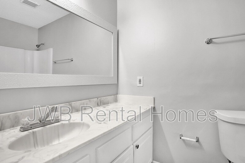 Building Photo - 10825 Key Haven Blvd