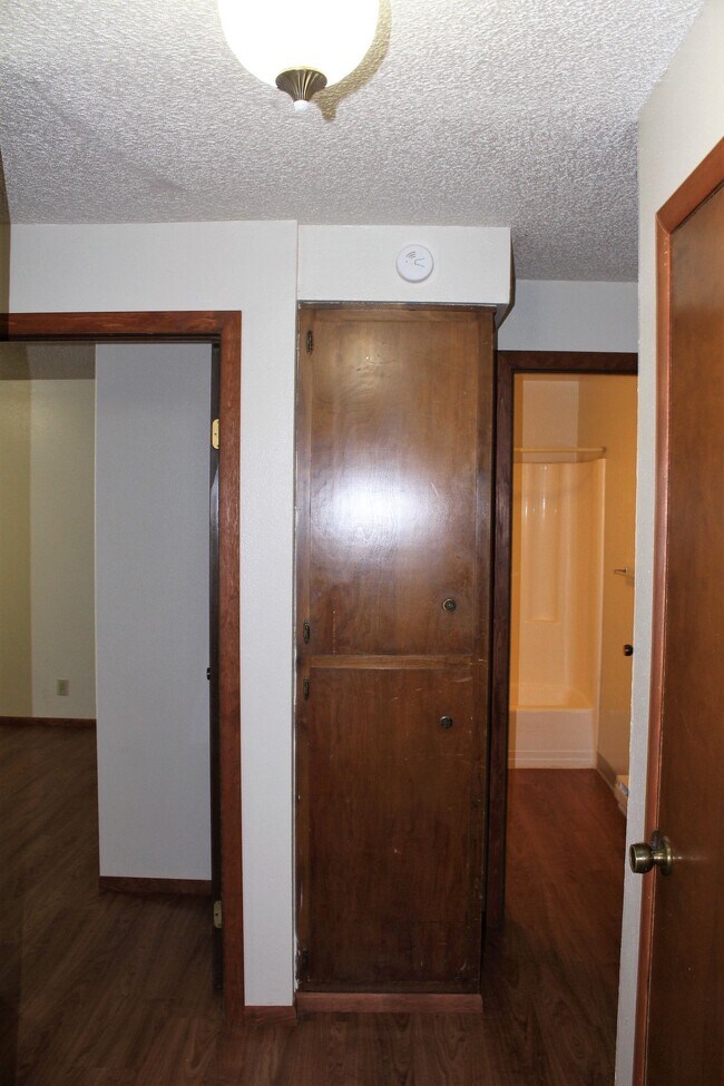 Building Photo - 1BD/1BA Apartment in Awesome Small Complex! Minutes from Downtown!