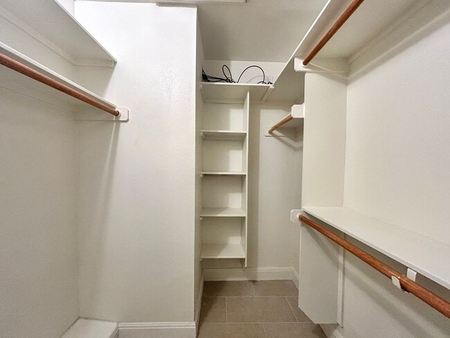 Building Photo - 9108 Balcones Club Dr