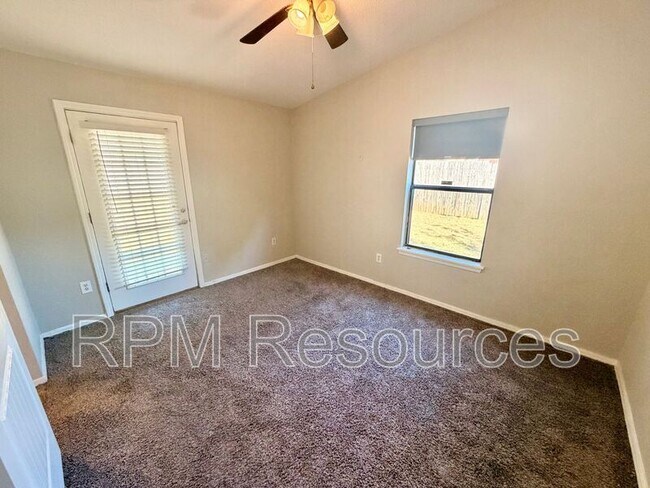 Building Photo - 957 W Tesio Way