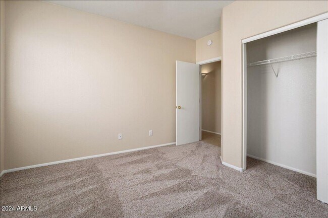 Building Photo - Spacious Corner Lot Home with 3-Car Garage in Surprise