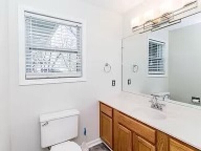 Building Photo - 4BR/3BR Home - $2,300/month