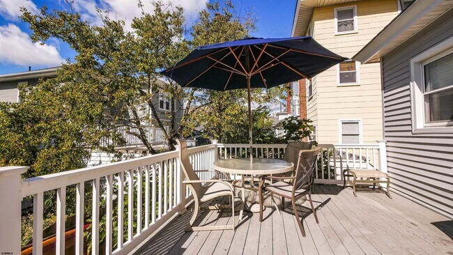 Building Photo - 26 S Oakland Ave