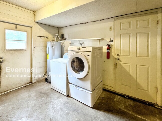 Building Photo - 14714 Oak Vine Dr