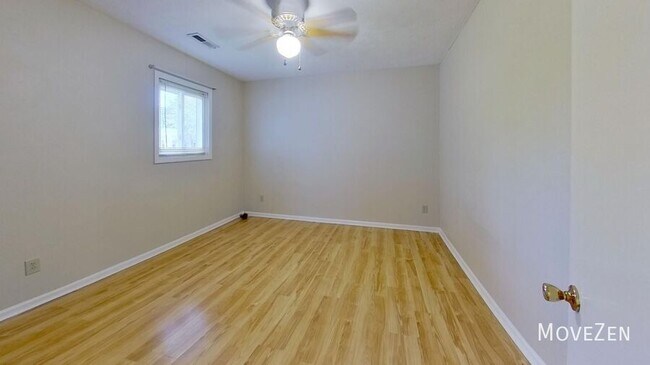 Building Photo - 809 Antler Dr