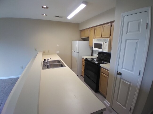 Building Photo - First Floor, 1 Bedroom, 1 Bath Condo with ...