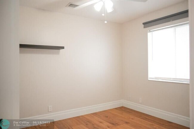Building Photo - 1261 Majesty Terrace