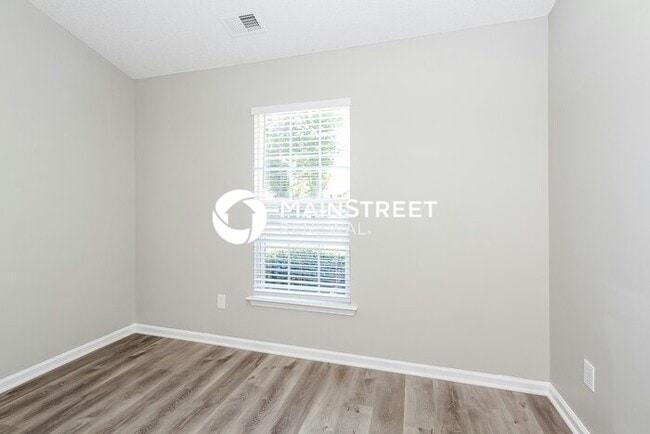 Building Photo - 4 Bedroom Pet-Friendly Home in CHARLOTTE, NC with Main Street Renewal