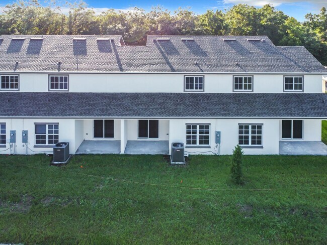 Building Photo - Townhouse For Lease in Saint Cloud