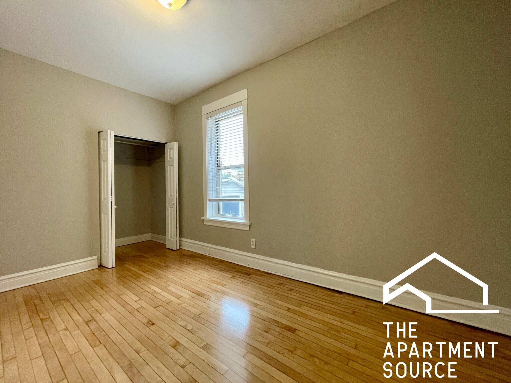 Building Photo - 2515 N Kilbourn Ave