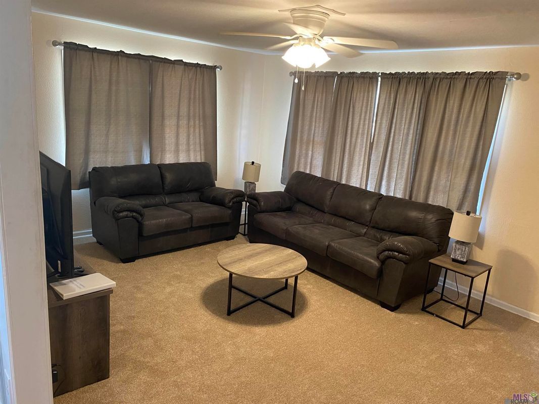 Building Photo - 1018 S Mire Ave