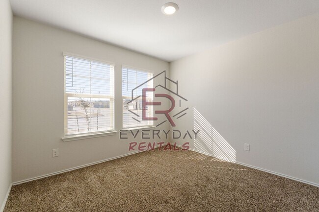 Building Photo - 3 bedroom 2 bath in Yowell Ranch