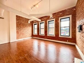 Building Photo - 2112 Morris Ave