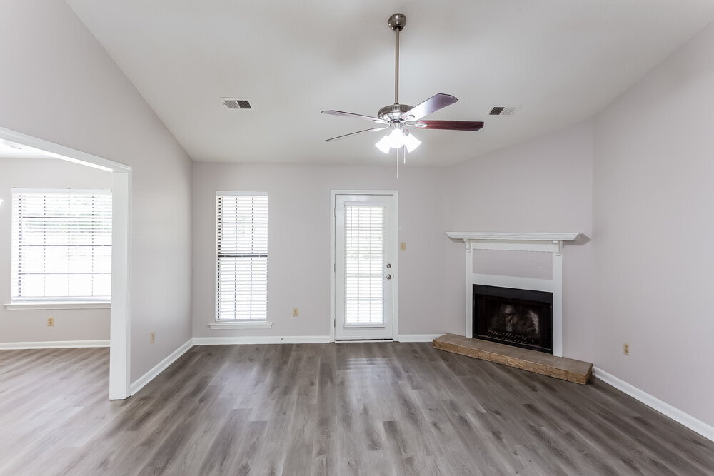 Building Photo - 7327 Mallard Creek Dr