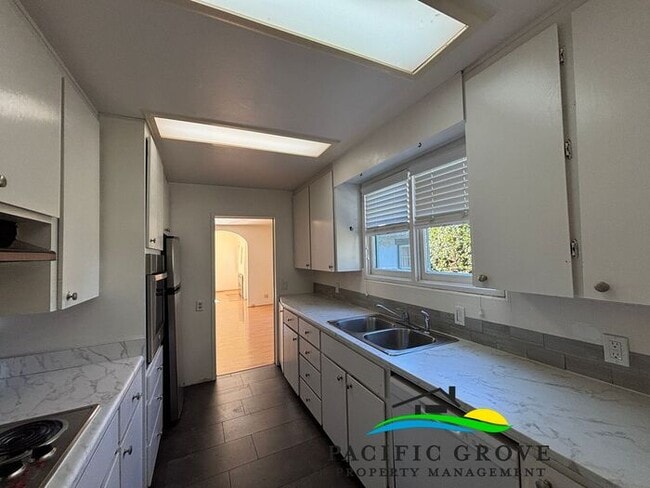 Building Photo - Delightful 3-Bedroom, 2 bath home in Pacific Grove