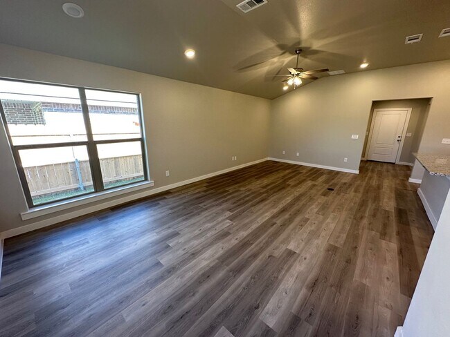 Building Photo - 1805 Moon River Rd