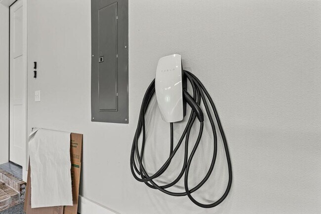 Building Photo - 3505 SW Radiance Ave