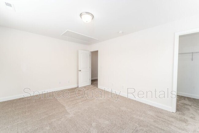 Building Photo - 102 Marquise Ct