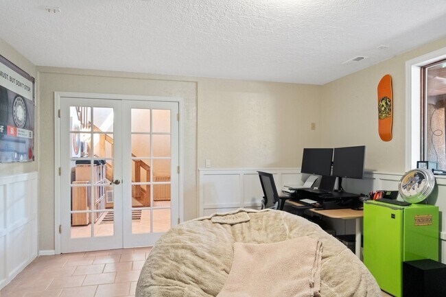 Building Photo - 14 Kreg Ln