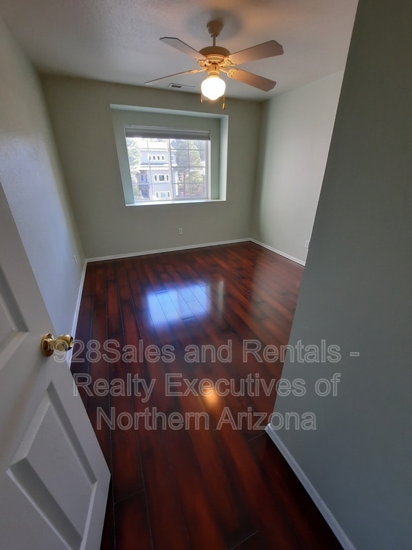 Building Photo - 1097 W Overland Pass Dr