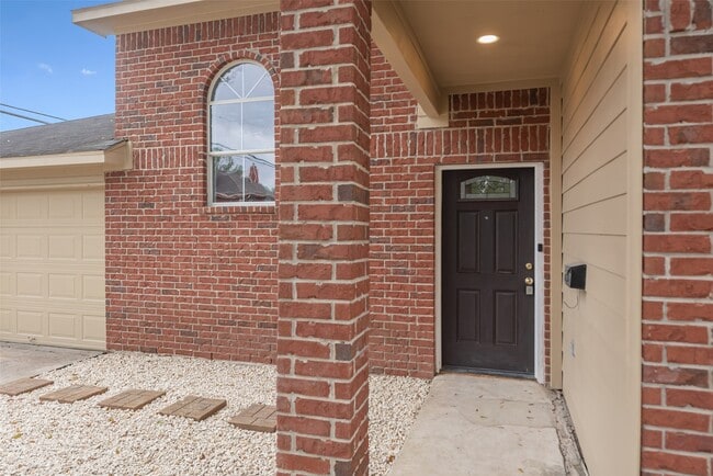 Building Photo - 11703 N Perry Ave