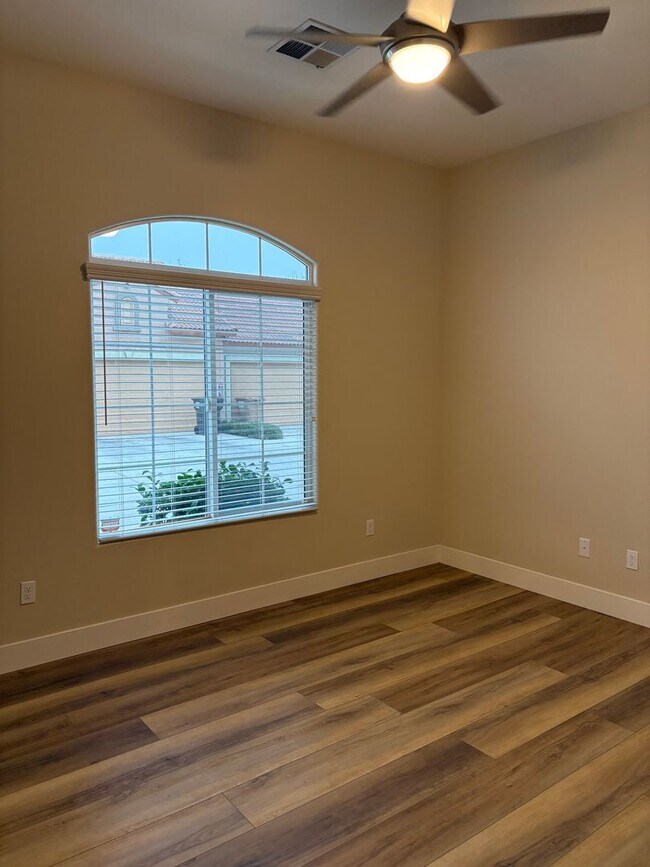 Building Photo - 624 Jasmine Parke Dr
