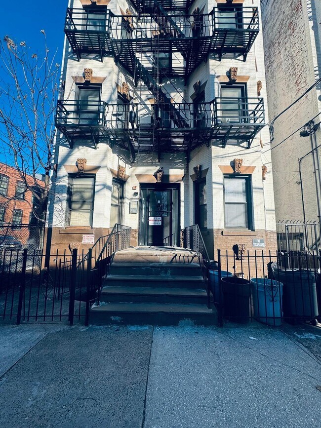 Building Photo - 66 Tuers Ave