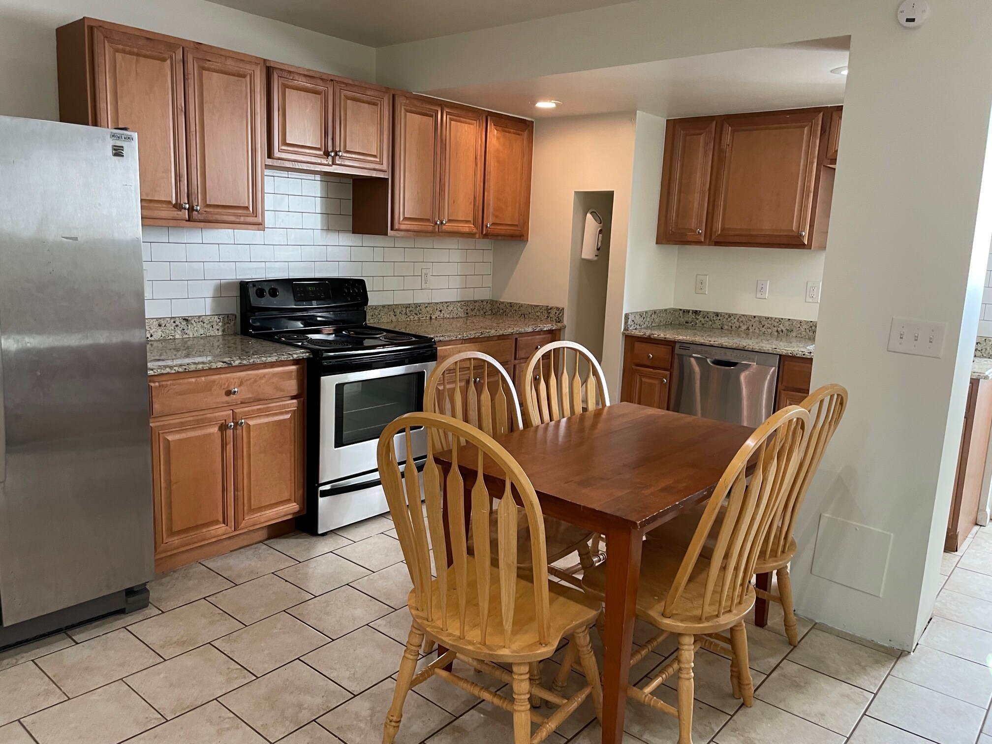 Building Photo - 1130 S Forest Ave