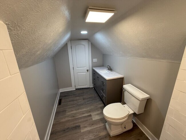 Building Photo - 367 E Morrill Ave